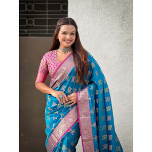 Sari Patola de Seda Suave Azul con Tejidos en Contraste con Hilo Zari, Elegante Traje de Fiesta - Product Image 5
