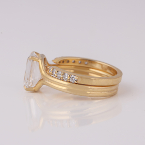 แหวนเพชรทรงเอเมอรัลด์คัท 2 กะรัต ผลิตในห้องปฏิบัติการ ทอง 14K รับรองโดย IGI เกรด DEF VS1 VVS2 แหวนหมั้นและแหวนแต่งงาน - Product Image 3