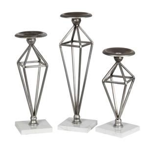 Porte-bougie en métal, nouveau design, finition dorée, décor élégant, finition antique, support à bougie pour l'éclairage - Product Image 1