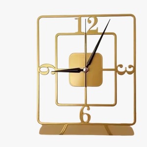 Horloge de bureau carrée moderne en bois, mouvement mécanique, sonnerie horaire, affichage à aiguilles, finition dorée, design géométrique minimaliste - Product Image 6