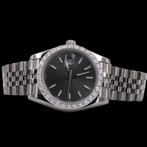 Reloj Unisex Exclusivo Personalizado con Diamante Redondo de Moissanita Original, Esfera Negra, Correa de Acero Inoxidable y Función de Fecha Automática - Product Image 1