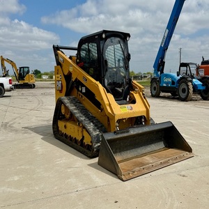 Potente cargadora compacta sobre orugas Cat 299D3 diseñada para máxima eficiencia en terrenos de barro, arena, grava y superficies irregulares. - Product Image 1