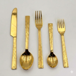 Ensemble de couverts dorés avec poignées texturées, finition miroir, résistant à la rouille, couverts de mariage, design moderne et luxueux - Product Image 2