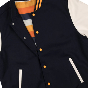 Veste universitaire marine et blanche pour homme avec bordure orange, col rabattu, style preppy, vêtement d'automne - Product Image 5