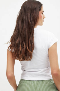 Camiseta blanca para mujer, 100% algodón, manga corta, lisa, con estampado gráfico personalizado, estilo boutique, para mujer - Product Image 2