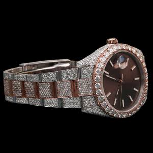 Reloj de Hombre Personalizado Atractivo de Dos Tonos con Esfera Marrón y Diamantes de Moissanita de Corte Redondo Totalmente Cubiertos de Piedras, en Oferta - Product Image 4