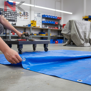 Rouleau de bâche compacte en PE, imperméable et résistante aux UV, pour les applications extérieures, le camping, le jardinage et le stockage. - Product Image 6