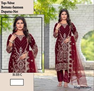 Top de terciopelo pesado con parte inferior de Santoon y Juego de 3 piezas de lujo Heavy Net Dupatta para ocasiones elegantes y eventos especiales - Product Image 1