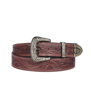 Ceinture Western pour homme de haute qualité en cuir de vachette pleine fleur tanné végétal, avec boucle en alliage de zinc et gravures artisanales. - Product Image 3