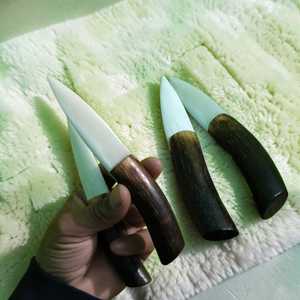 Cuchillo de bolsillo hecho a mano con hueso de búfalo blanco y mango de madera a precio económico. - Product Image 1