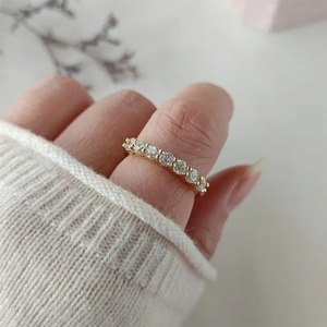 Bague en diamant pour femme, exportée d'Inde, avec un design étincelant multi-pierres, disponible à prix réduit - Product Image 2