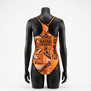 Traje de baño duradero de poliéster y elastano de 195 GSM, con un vibrante patrón naranja, sin mangas, cómodo, con logo personalizado por sublimación, para mujer. - Product Image 4