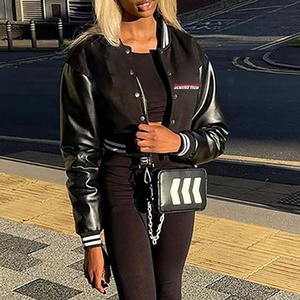 Veste universitaire pour femmes OEM vestes universitaires noires pour femmes manches blanches veste de baseball de sport chenille letterman broderie patch - Product Image 3