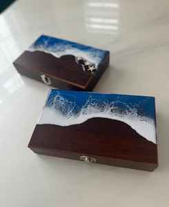 Caja de Joyería de Madera y Resina Marina Hecha a Mano, Ecológica, Decoración Costera con Ondas de Playa - Product Image 4