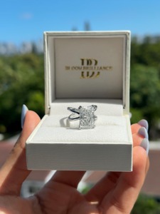 แหวนหมั้นเพชรทรงรัศมี 6.00 กะรัต เพาะเลี้ยงในห้องปฏิบัติการ _ ทอง 14K ดีไซน์ทันสมัยแบบวงคู่ - Product Image 6