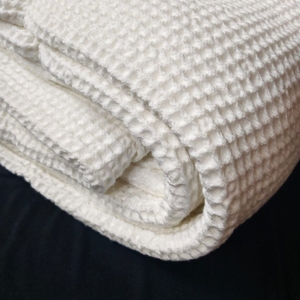 Manta de Algodón 100% Premium con Textura Waffle, Manta Decorativa para Cama o Sofá, Manta de Lujo con Tejido Waffle de Algodón, Manta Suave y Texturizada - Product Image 1