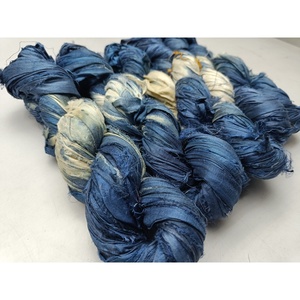 Cinta de Seda de Sari Reciclada Azul Bazar, Tira de Tela Hecha a Mano para Tejidos y Manualidades - Product Image 4