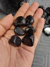 Piedras de turmalina negra natural de primera calidad, pulidas con alto brillo, cristales de bolsillo para protección contra la radiación electromagnética y conexión con la tierra. - Product Image 2