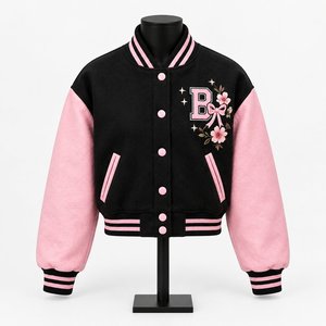 Chaqueta Varsity Corta Personalizada para Mujer, Chaqueta Bomber Negra y Rosa con Letras Bordadas, Estilo Universitario - Product Image 1
