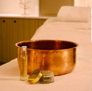 Cuenco de cobre hecho a mano con acabado antiguo para una experiencia profesional de pedicura y spa para pies. - Product Image 6