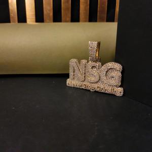 Colgante Número 1 con Incrustaciones de Diamantes |   Dije con Símbolo de Dólar en Diamante Moissanite - Product Image 3