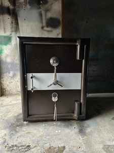 Caja Fuerte Mecánica Premium para el Hogar, Caja de Seguridad de Acero Resistente con Sistema de Cerradura de Combinación Manual - Product Image 2