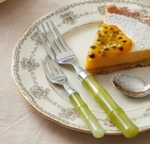 Juego de cubiertos modernos con mango de diseño de bambú y acabado plateado, apto para lavavajillas, para bodas y uso diario. - Product Image 5
