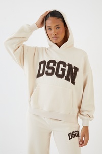 Ensemble de survêtement décontracté deux pièces pour femme : sweat à capuche oversize et pantalon large, style streetwear, idéal pour la détente et les activités sportives. - Product Image 3