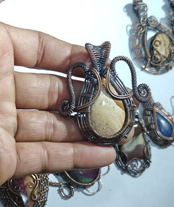 Colgante de Jaspe Clásico Hecho a Mano al por Mayor para Niños, Joyería Boho de Piedra Natural Envuelta en Alambre de Cobre Antiguo - Product Image 3