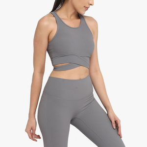 Ensemble de yoga pour femmes de haute qualité, respirant et léger, design uni sur le devant, couleur personnalisée, ensemble de yoga 2 pièces à séchage rapide pour femmes - Product Image 6