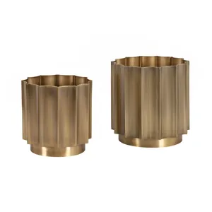 Vase à fleurs en métal fait main de luxe, élégant support pour arrangements floraux pour maisons contemporaines, hôtels de luxe, villas design - Product Image 1