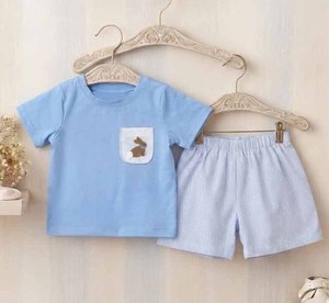 Ensemble de vêtements en coton pour bébé garçon, t-shirt à poche brodé à la main avec motif de lapin mignon, short rayé, vêtements d'été pour tout-petits, vente en gros - Product Image 4