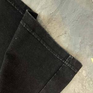 Conjunto de camiseta y pantalones cortos con efecto acid wash, estilo oversized, personalizado para hombre, para verano. - Product Image 5