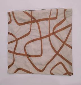Fundas de cojín con patrones geométricos añaden un interés visual llamativo, combinando un diseño contemporáneo con tela de alta calidad para sofá y cama. - Product Image 2