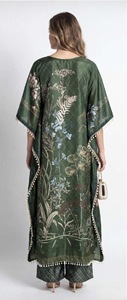 Robe longue kaftan pour femme en soie polyéthylène, coupe ample, élégante et fluide, idéale pour toutes les saisons et tenue décontractée. - Product Image 3