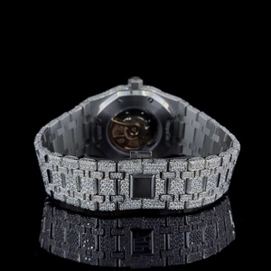Montre de luxe en moissanite pour hommes et femmes, élégante, idéale pour les fêtes, les événements et les cadeaux, en provenance d'Inde - Product Image 4