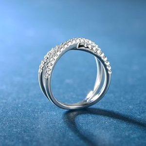 Bague de fiançailles élégante pour femme, en argent 925, avec pavé complet de moissanite et diamant, style croisé, forme ronde - Product Image 4