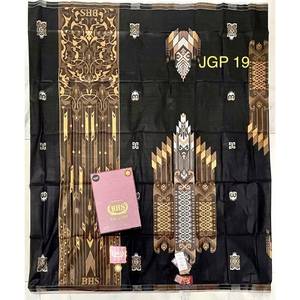 ผ้าซารอง/ปาเรโอ/ลุงกี BHS Excellent Gold JGP ผ้าเมอร์เซอไรซ์ ระบายอากาศได้ดี ทรงหลวม สวมใส่สบาย เหมาะสำหรับผู้ชาย วัยผู้ใหญ่ ใช้ในงานอีด/งานแต่งงาน/งานละหมาด - Product Image 4