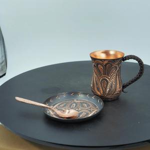 Taza de Cobre Grabada de Diseño con Acabado Negro Elegante, Perfecta para Ocasiones Especiales, Recepción de Invitados, Cenas y Regalos - Product Image 5