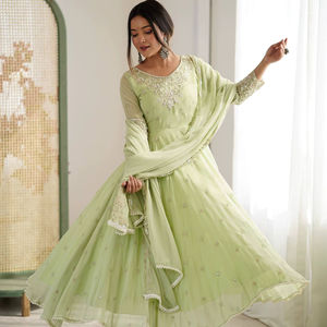 Conjunto Anarkali de Diseño Estilo Bollywood - Detalles Brillantes con Lentejuelas Arcoíris y Moti - Product Image 1