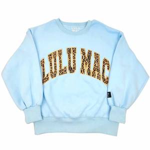 เสื้อสเวตเชิ้ตผู้หญิงทรงโอเวอร์ไซส์ ผ้าเทอร์รี่ คอกลม สไตล์วินเทจ แรงบันดาลใจจาก Lulu Mac ผ้าฟลีซเนื้อนุ่ม ตัดเย็บด้วยด้ายตัดกัน - Product Image 2