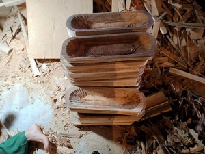 ถ้วยไม้แบบเรียบง่ายเป็นมิตรกับสิ่งแวดล้อมสำหรับตกแต่งและใส่เทียน ทำด้วยมือโดยช่างฝีมือชาวเวียดนาม มีตัวเลือกสีและขนาดตามสั่ง ขายส่ง - Product Image 5