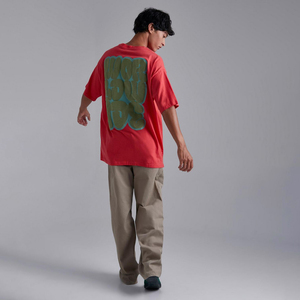 Camiseta Roja Extra Grande de Algodón con Estampado de Letras de Silicona Verde en la Parte Delantera, Cuello Redondo, Manga Corta, Estilo Casual para Hombre - Product Image 2