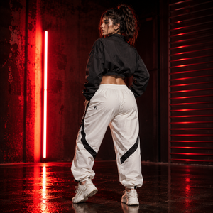 Pantalon de jogging unisexe ample et imperméable en nylon à rayures personnalisées, coupe oversize, jambe large, coupe-vent pour la randonnée en extérieur - Product Image 1