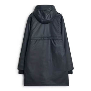 Impermeable para exteriores con tela de secado rápido y construcción resistente al viento para viajes y uso activo. - Product Image 2