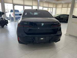 รถยนต์ไฟฟ้า BMW i7 xDrive M60i รุ่นใหม่ ปี 2024 พร้อมความสามารถขับขี่อัตโนมัติเต็มรูปแบบ - Product Image 3