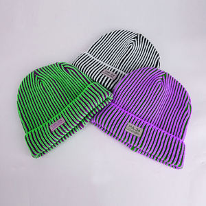 Gorros de Invierno de Punto Retro Cortos al por Mayor OEM 2026, Gorros de Crochet Clásicos de Alta Calidad con Logotipo Personalizado - Product Image 1