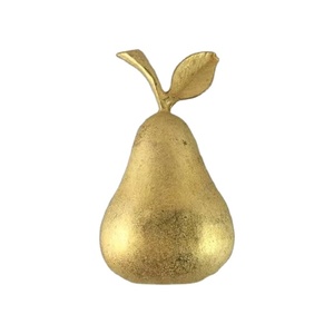 Estatuilla de pera dorada hecha a mano con hoja decorativa fruta Adorno de oro rústico estatua de pera de mesa de lujo decoración del hogar - Product Image 1