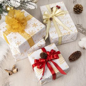 Carta da Regalo Natalizia Bianca e Oro, Mini Rotolo 17 Pollici X 10 con Motivo a Fiocchi di Neve e Alberi, Glitterata, per Forniture Festive Natalizie - Product Image 2