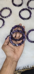 Bracelet extensible en perles cylindriques d'améthyste violette naturelle, cristal poli, bijoux en pierres précieuses en gros - Product Image 3